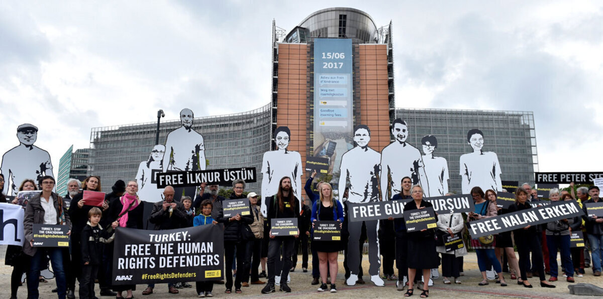 منظمة العفو الدولية تنظم مظاهرة ضد أردوغان في بروكسل