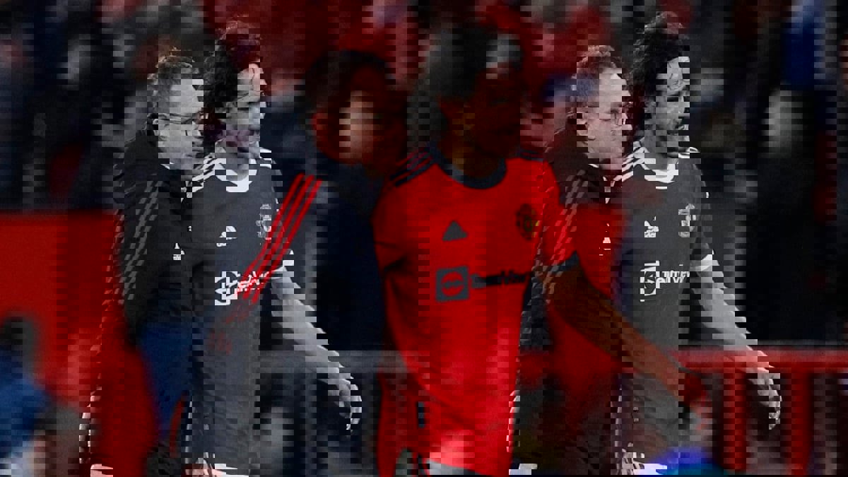 مع اهتمام برشلونة: رانجنيك يحث كافاني على الاستمرار مع مانشستر يونايتد