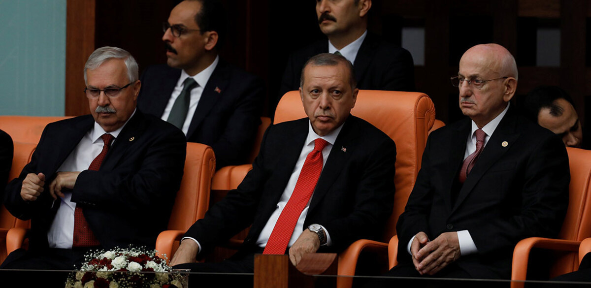 أردوغان يُحكم قبضته على السلطة بهيكلة مؤسسات الدولة