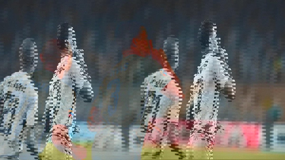 ريفاس مهاجم الريان القطري يحتفل بإشارة مشينة أمام جماهير الوحدة‎ (فيديو)