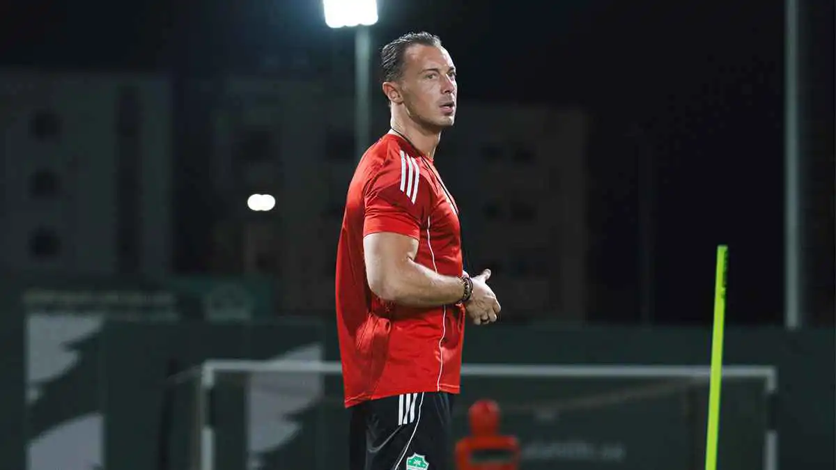 مدرب الأهلي السعودي ضمن قائمة المرشحين لقيادة تشيلسي