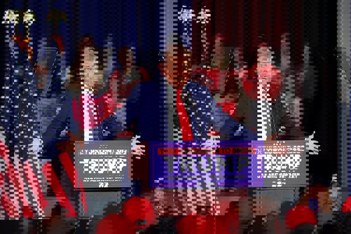 مذكراً بـ "حقبة هتلر".. ترامب يتهم بايدن بقيادة "إدارة من الجستابو" 