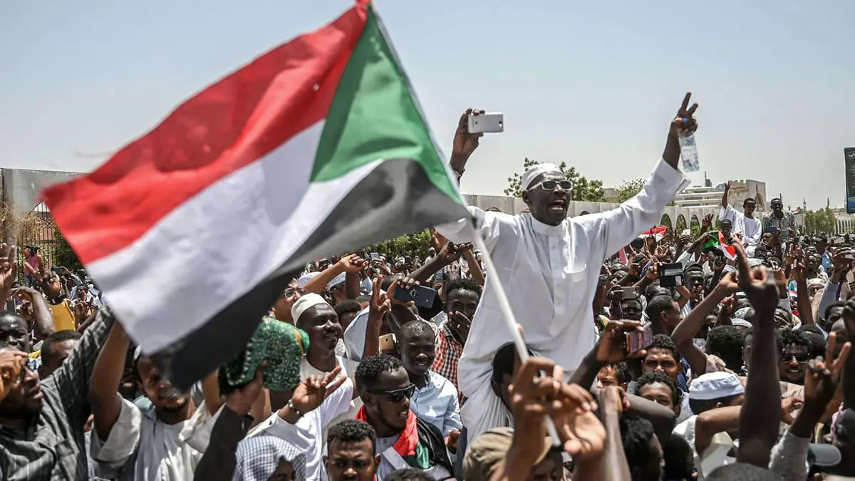قوى سودانية توقع إعلانا سياسيا يعتمد مشاركة الجيش في السلطة