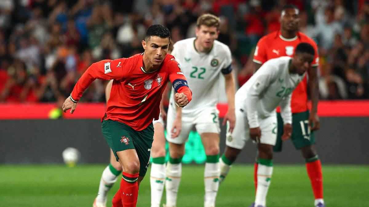 كريستيانو رونالدو يهدر ضربة جزاء لمنتخب البرتغال أمام أيرلندا (فيديو)