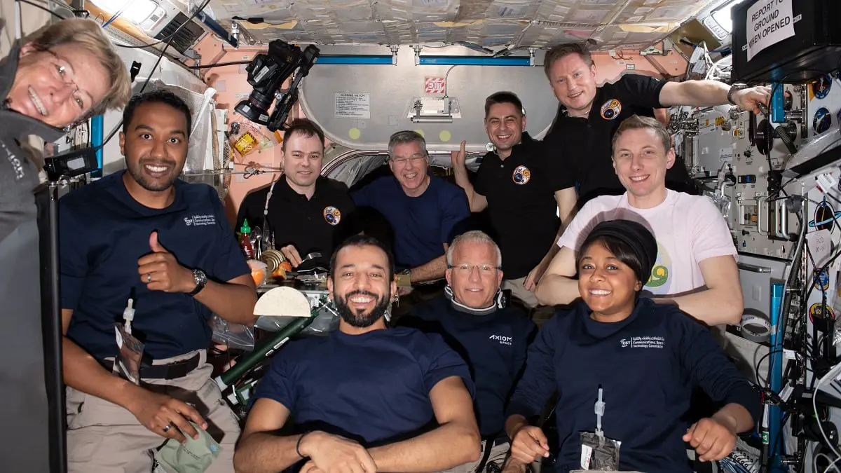 كيف ودع الإماراتي سلطان النيادي ريانة برناوي وعلي القرني؟