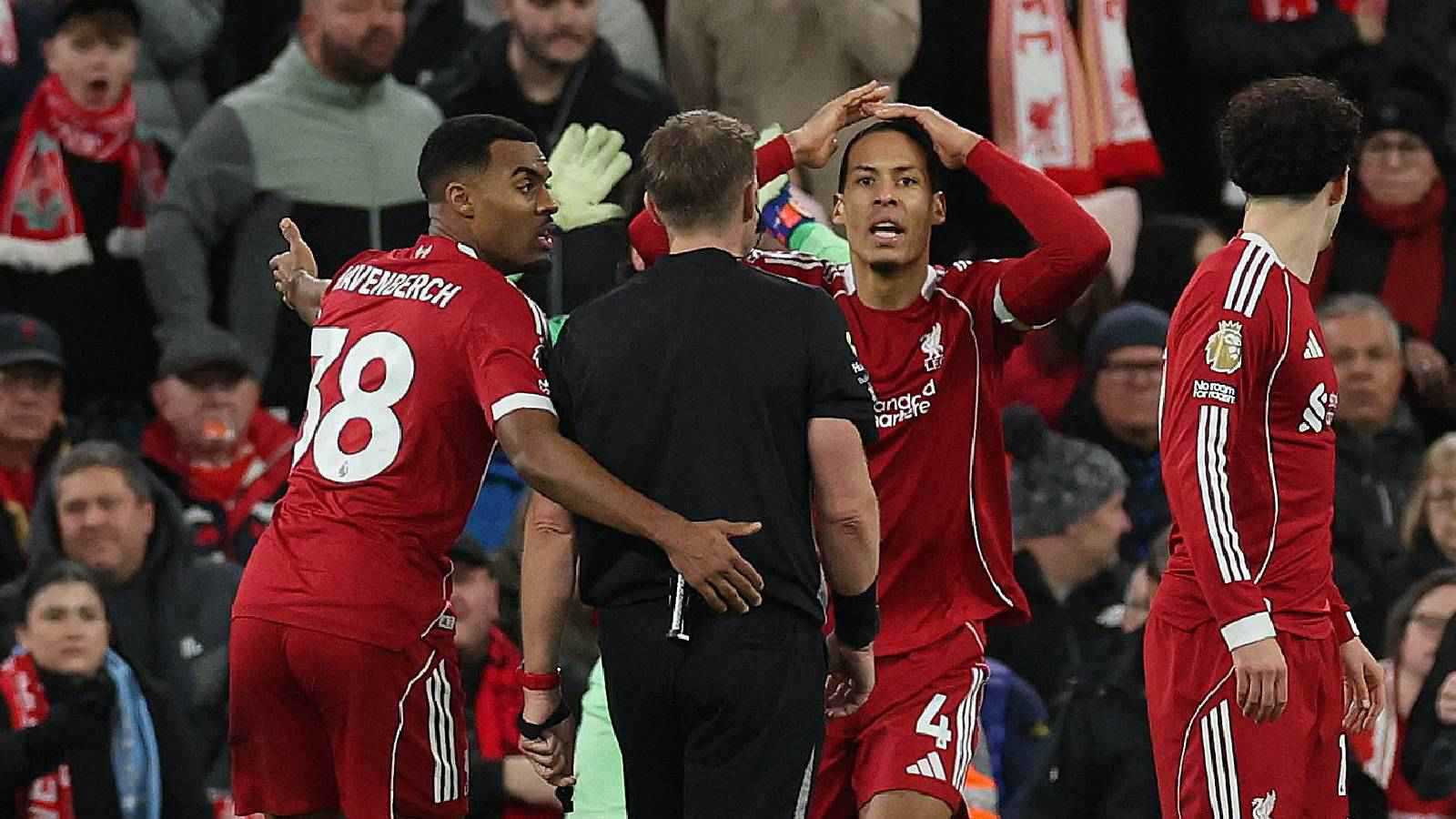 ليس صلاح.. كاراغر يهاجم نجم ليفربول بعد صدمة مانشستر سيتي 