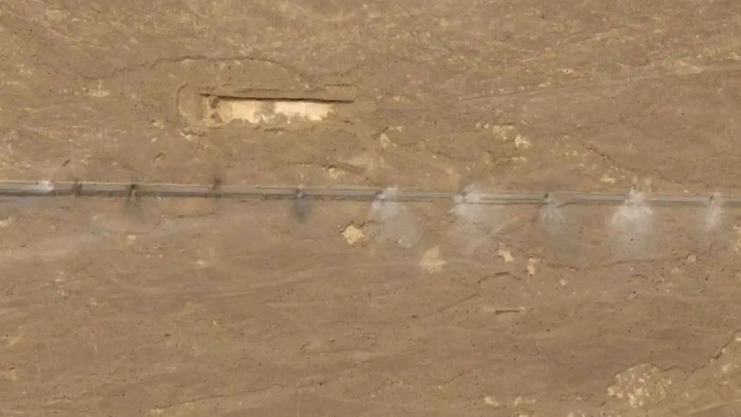 28 حفرة.. صور تكشف دقة التخطيط الأمريكي لإنقاذ الطيار "المحاصر"