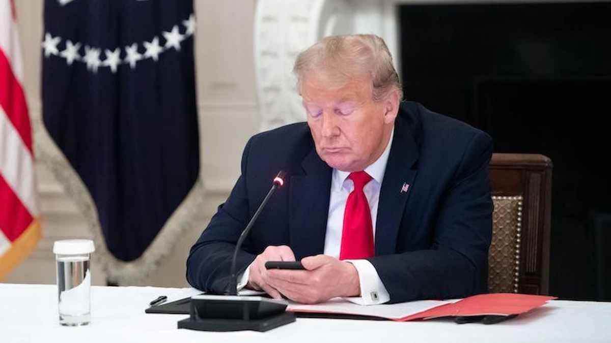 ترامب يعيد نشر مقابلة مستشار خامنئي حول الاتفاق النووي