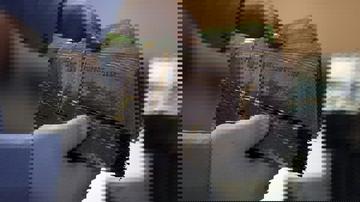 "المركزي اليمني" يحذر من إيداع المدخرات لدى الصرافين