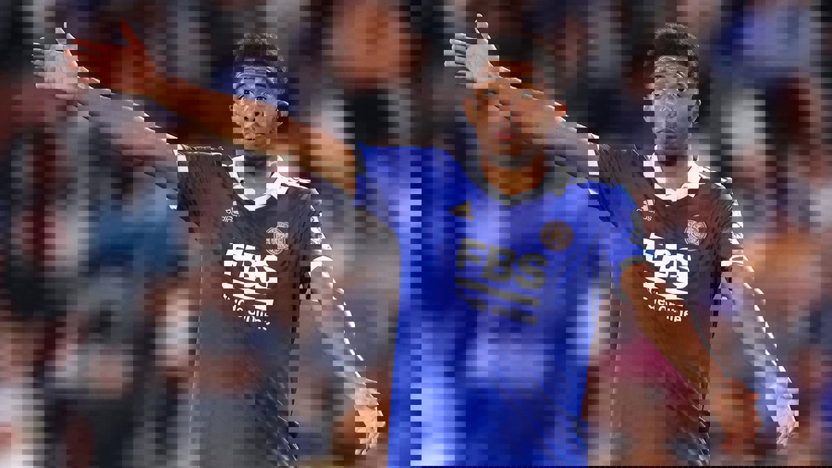 مدرب ليستر سيتي: فوفانا ليس في "تركيزه" وسط اهتمام من تشيلسي