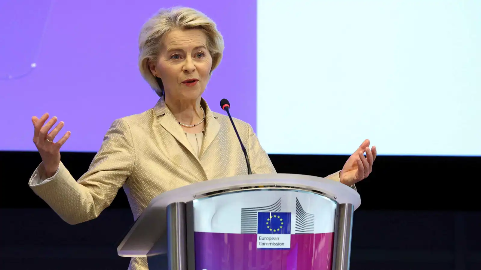 بروكسل: نحتاج صفقات جديدة للتخلص من قبضة واشنطن