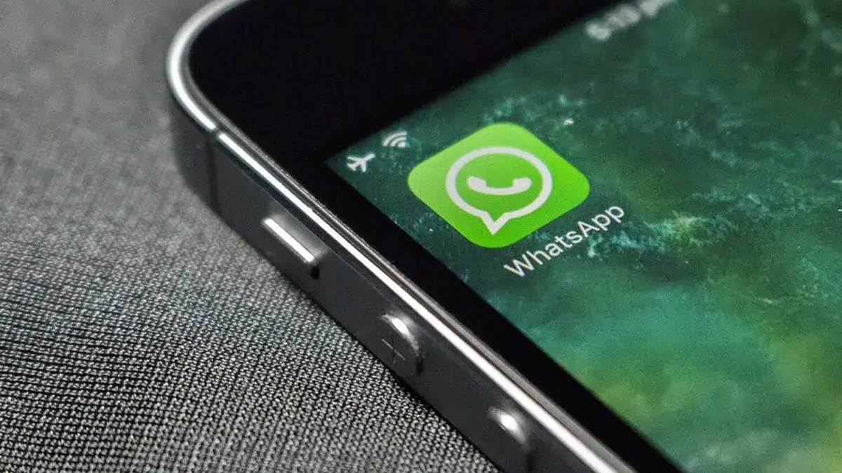 واتس آب يطرح ميزات جديدة لهواتف أبل