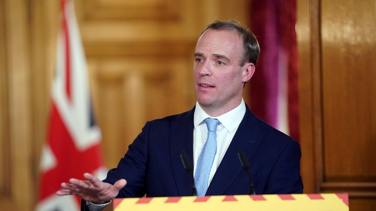 بريطانيا تفرض عقوبات على 14 مسؤولا روسيا