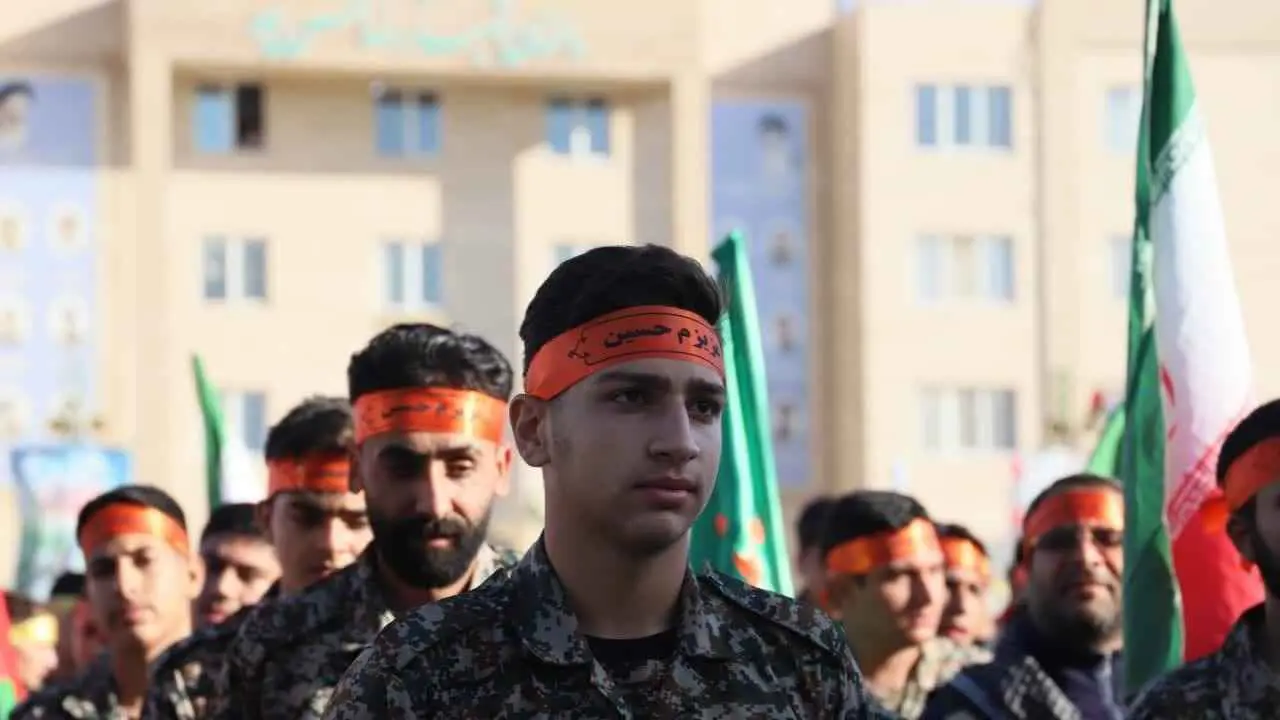 إيران تكشف موقفها من إرسال متطوعين للقتال في لبنان وفلسطين