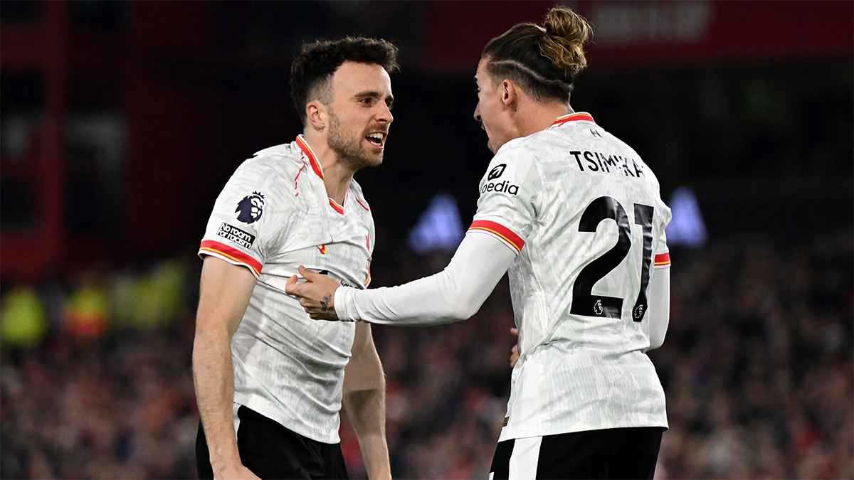 بوشم على جسده.. نجم ليفربول يوجه رسالة حزينة إلى ديوغو جوتا (صور)