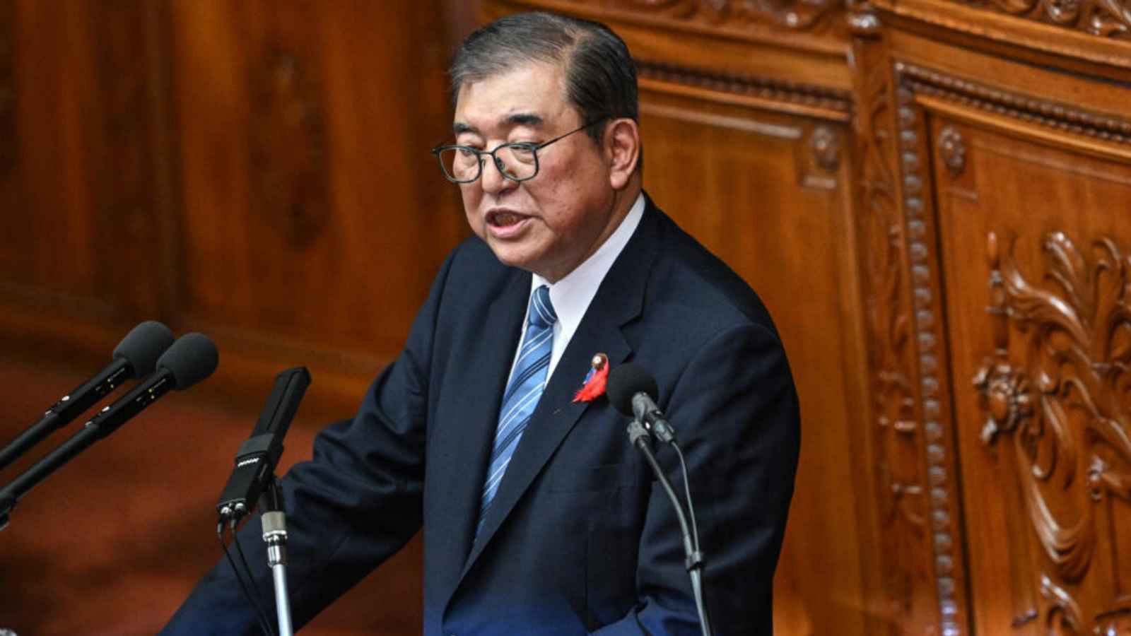 رئيس وزراء اليابان: سنطلب من أمريكا خفض الرسوم الجمركية