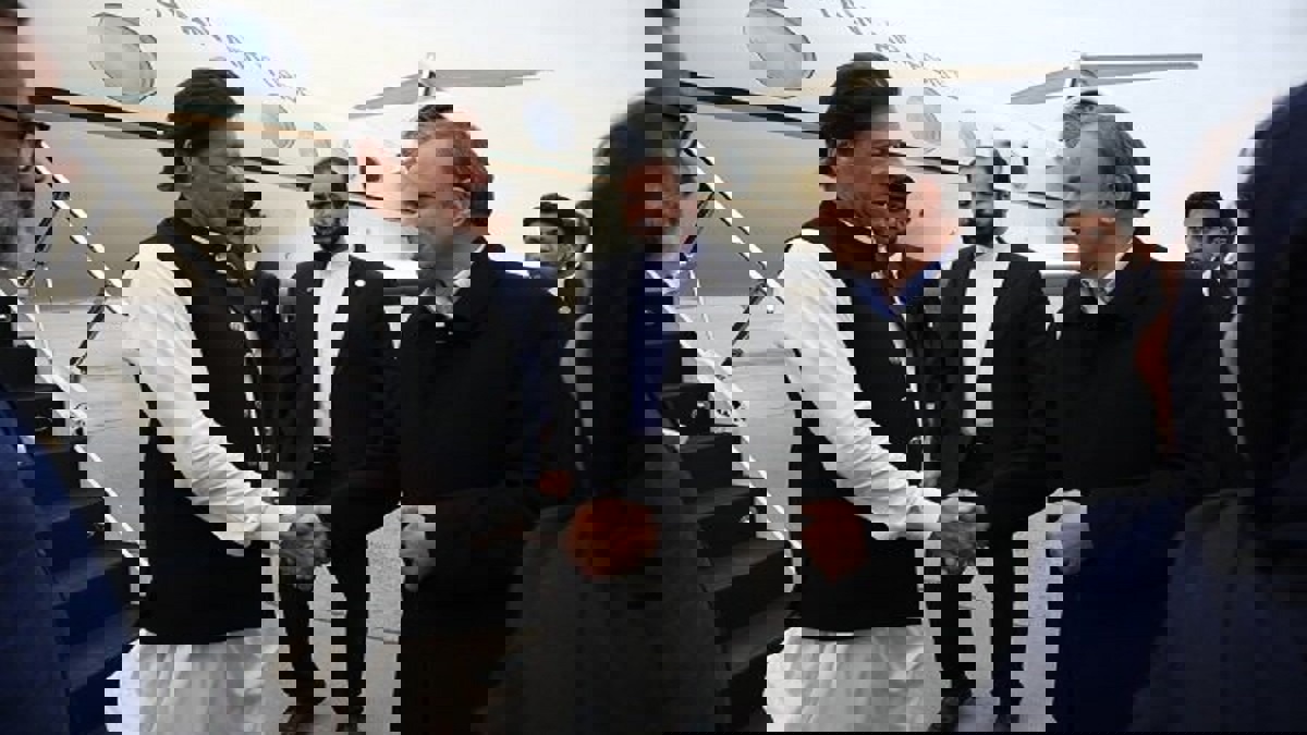 رئيس الوزراء الباكستاني يصل طهران للتوسط بين إيران والسعودية