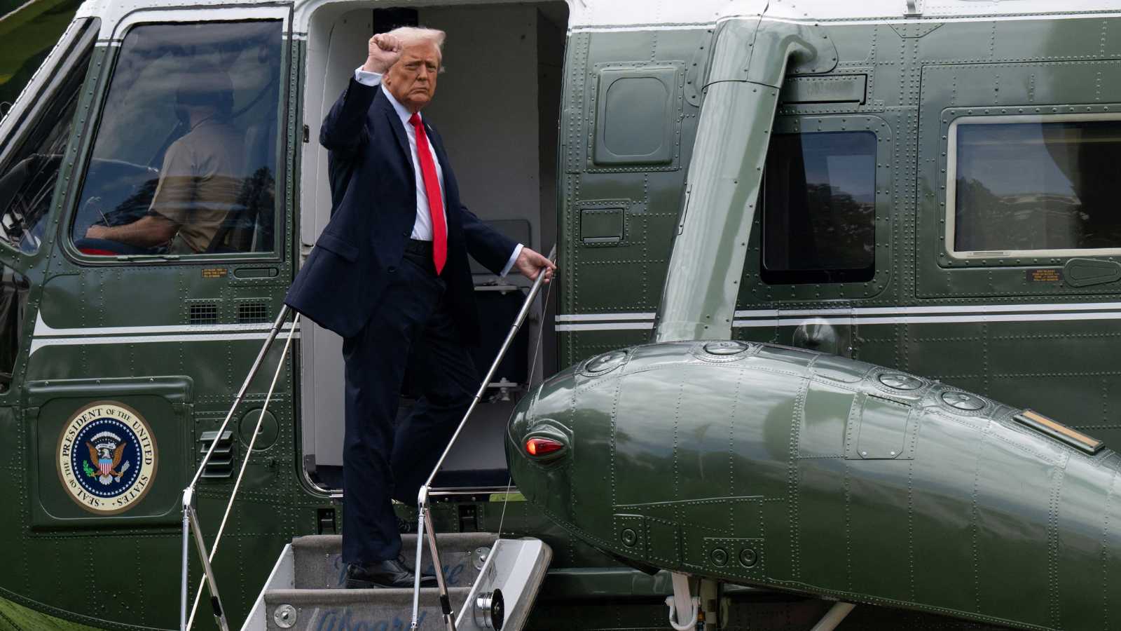 الديون تعرقل قرار ترامب.. واشنطن تعيد "جدولة" الضربة المحتملة ضد إيران