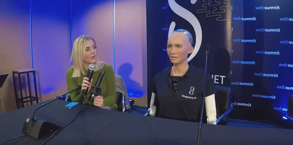 "صوفيا" في مقابلة جديدة.. هذا ما قالته عن منحها الجنسية السعودية (فيديو)