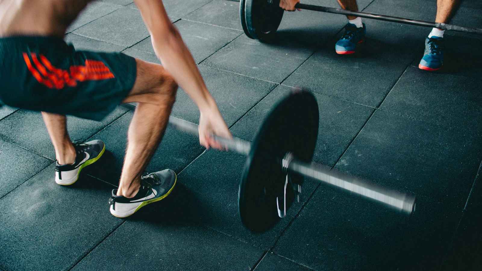 أراد الفوز برهان القرفصاء.. فأصيب بفشل كلوي