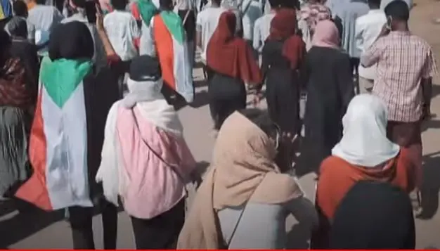 مذيعات في السودان يخلعن الحجاب بعد الثورة ‎‎(فيديو إرم)