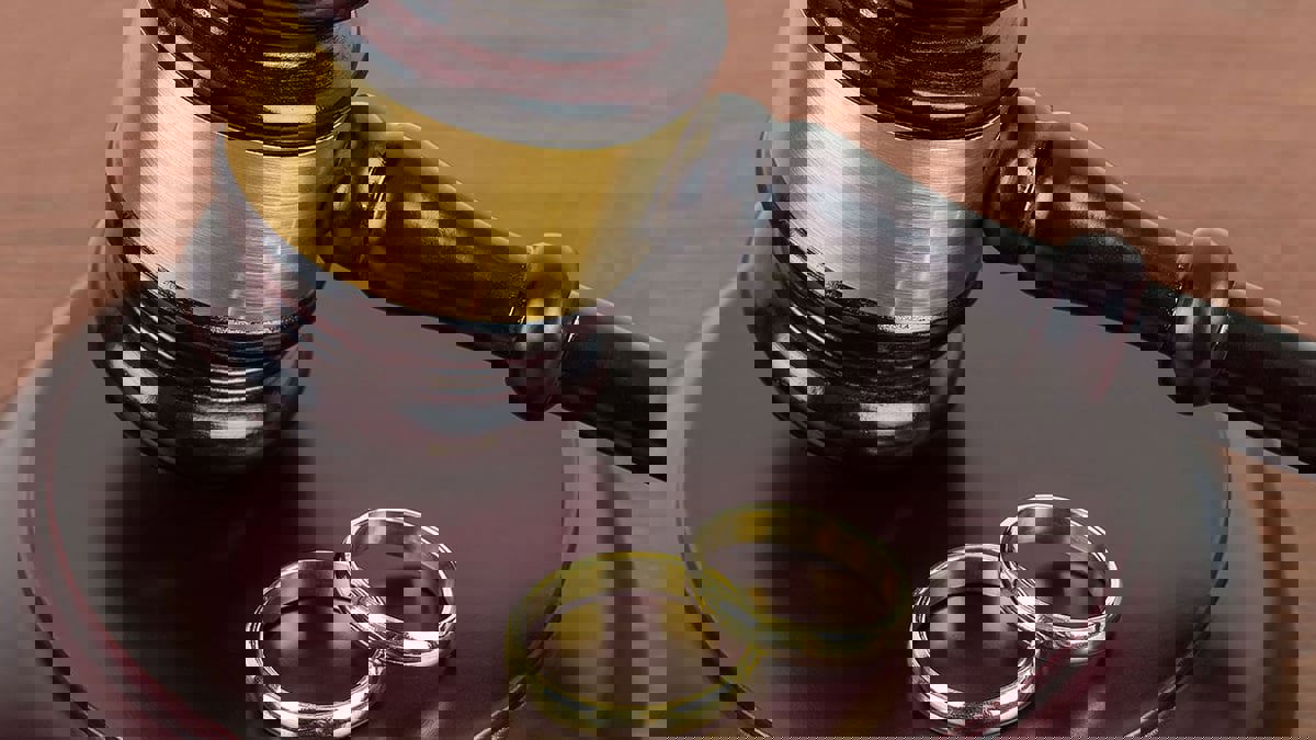 السعودية.. رفض رد مجوهرات ثمينة لزوجته بعد أن "خلعته" فألزمته المحكمة بدفع ثمنها