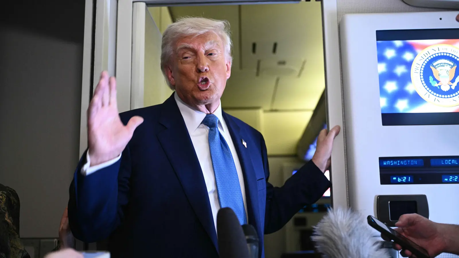 ترامب يعبر عن "استيائه العميق" من بوتين ويتوعده بالعقوبات