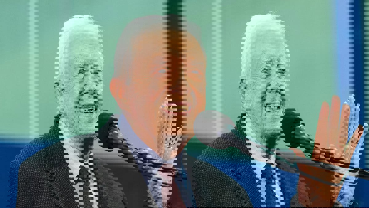 كارتر يحذر من نشوب حرب أهلية في أمريكا