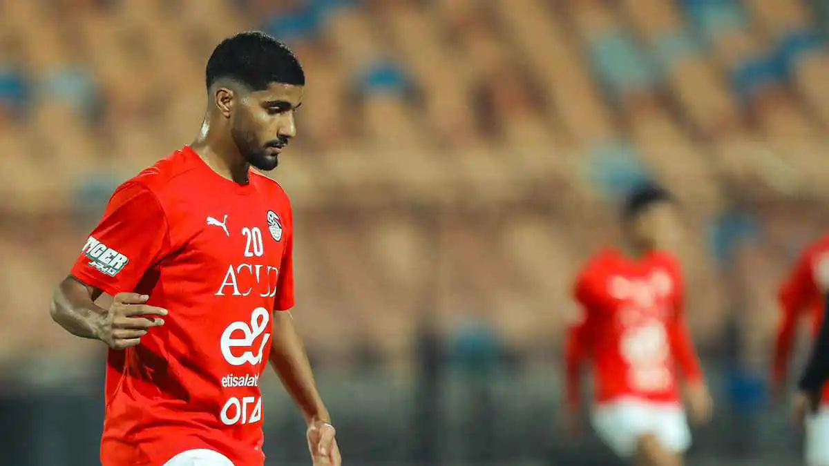 أول رد من إبراهيم عادل حول الانتقال إلى الأهلي المصري