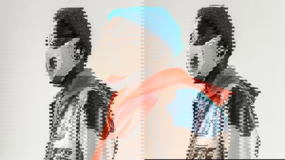 على غرار أفلام الخيال العلمي.. مغني راب يطور قناع وجه ذكيا عالي التقنية