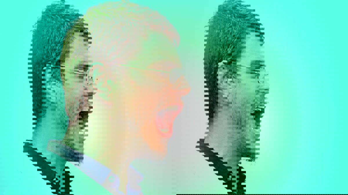 "تجشّؤ الزوج" يدفع مصرية لطلب "الخلع" 