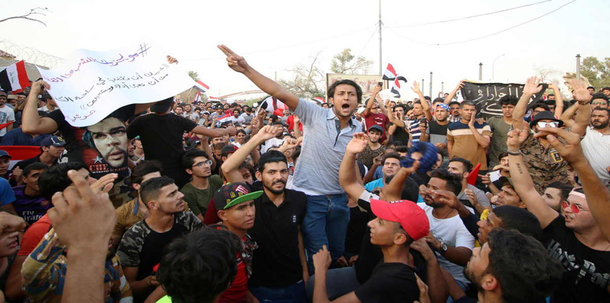 الحكومة العراقية تتهم شرطة البصرة ومحافظها بـ"التقصير والتخاذل" بشأن الاحتجاجات