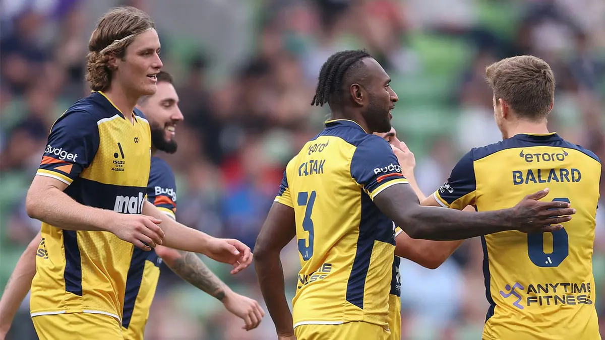 لاعب يهدر هدفًا محققًا في مرمى خالٍ من حارسه (فيديو)