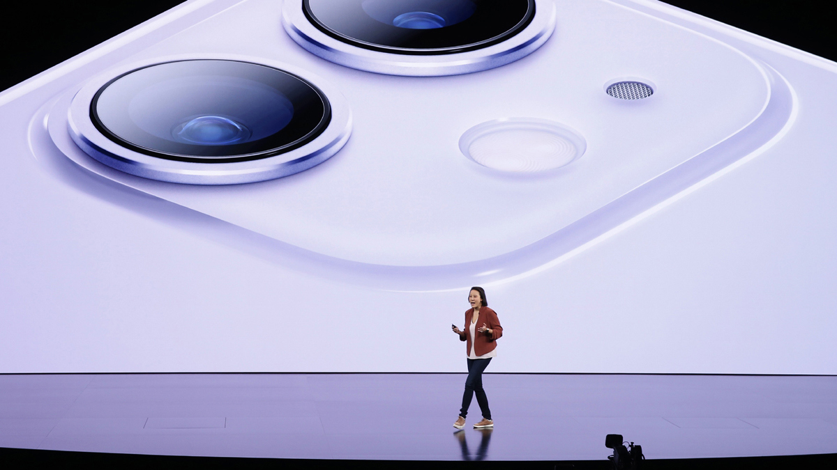 أبل تكشف رسميًا عن هاتفها الجديد (صور وفيديو)