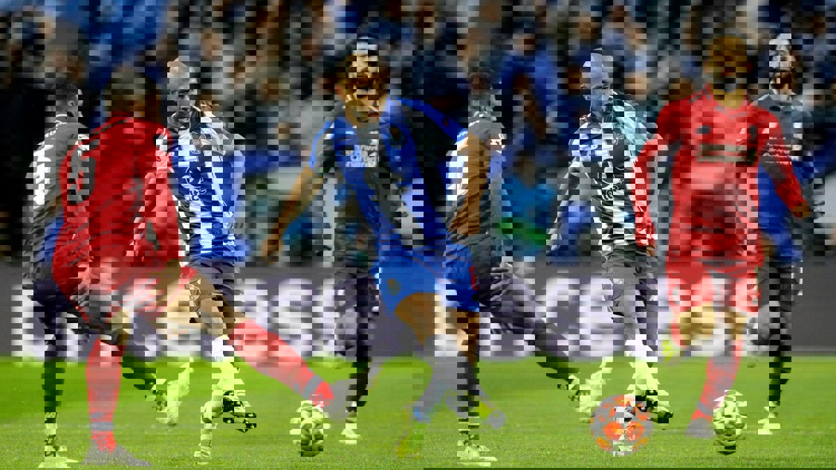 روما ينافس آرسنال على ياسين براهيمي