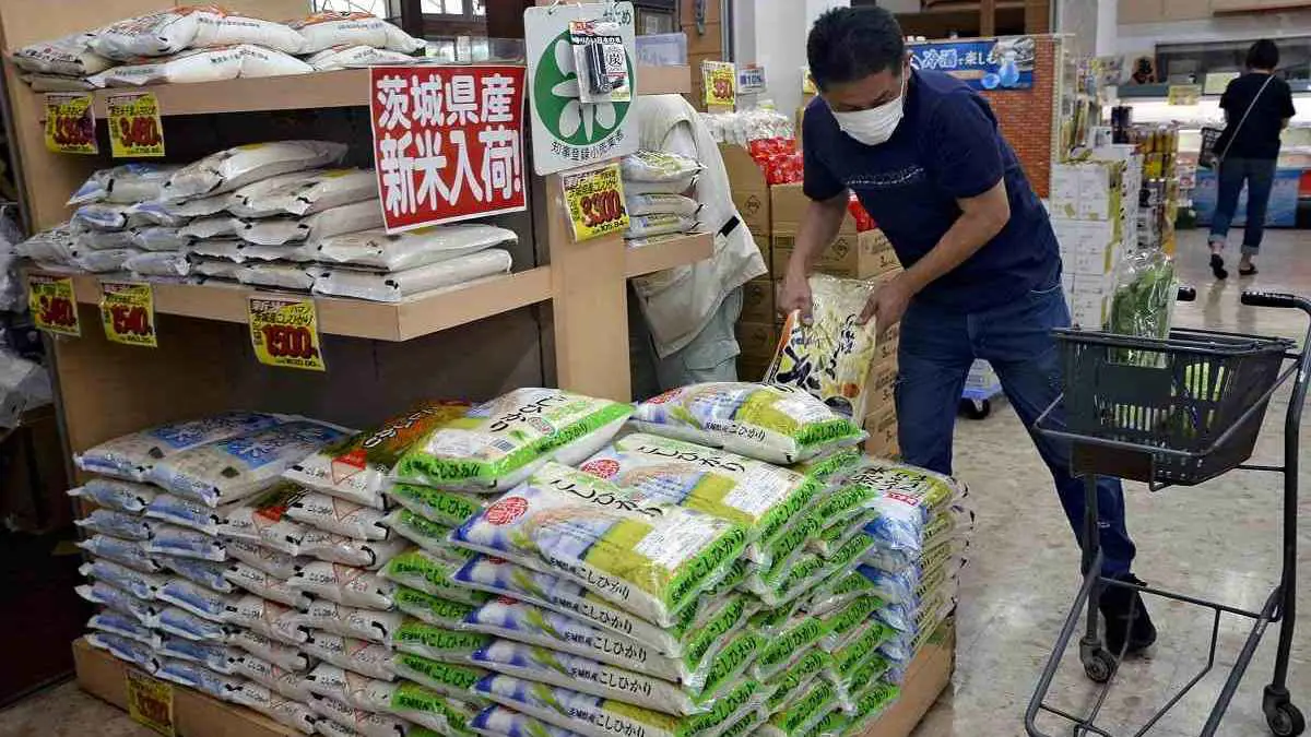 "إهانة الأرز" تطيح بوزير ياباني من منصبه