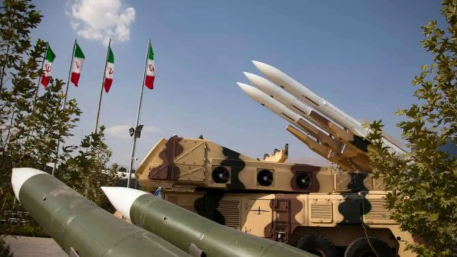 بشراكة مع روسيا والصين.. إيران تخطط لترميم وتطوير منظومتها الصاروخية