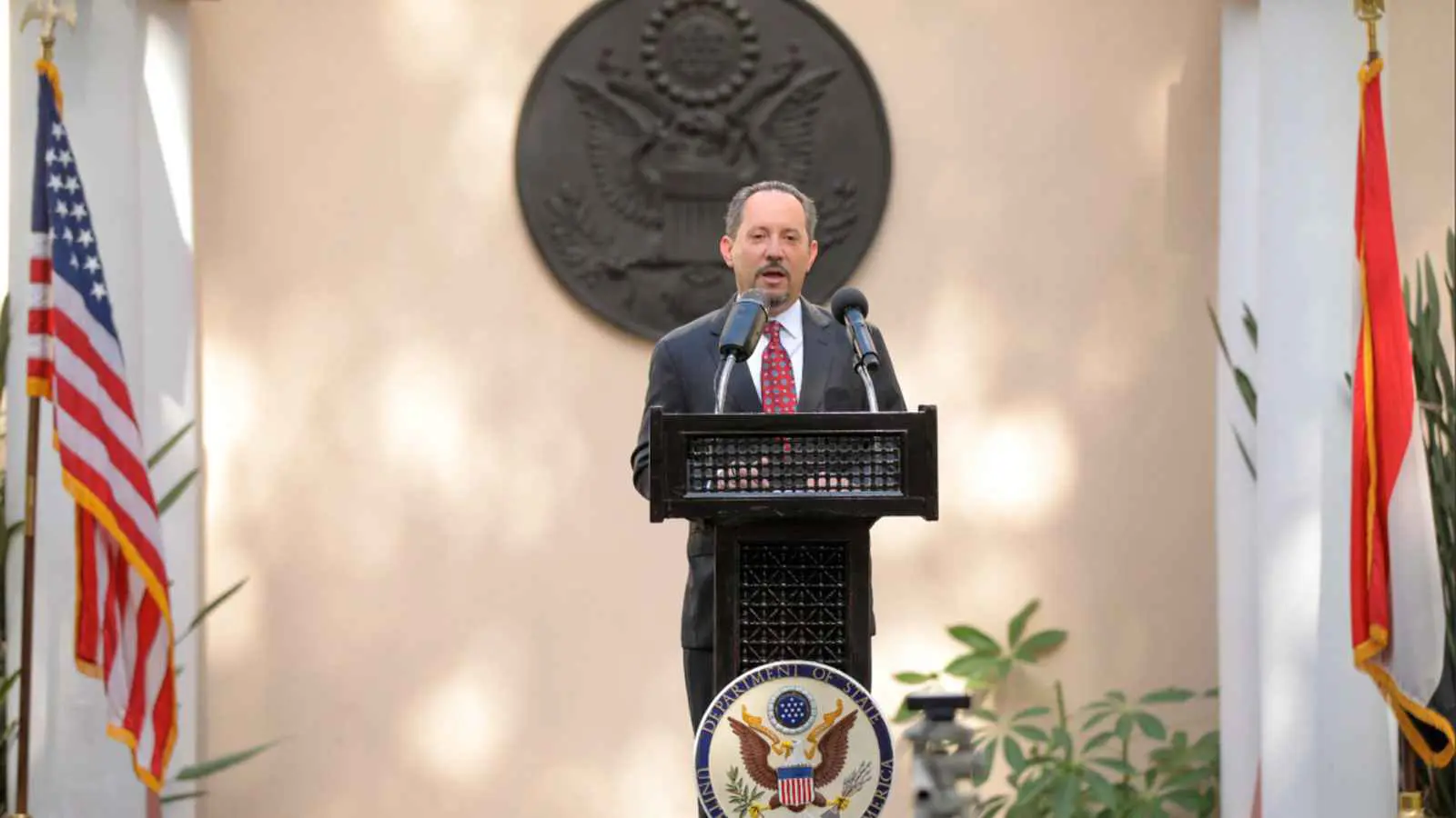 يتحدث العربية والعبرية.. من هو قائد الجهود الأمريكية في سوريا؟