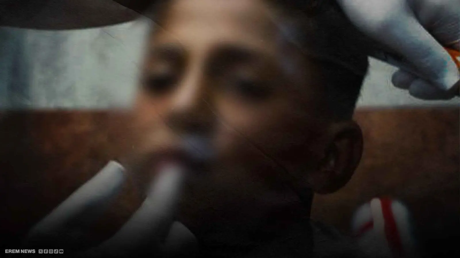 طفل يُعذّب بوحشية