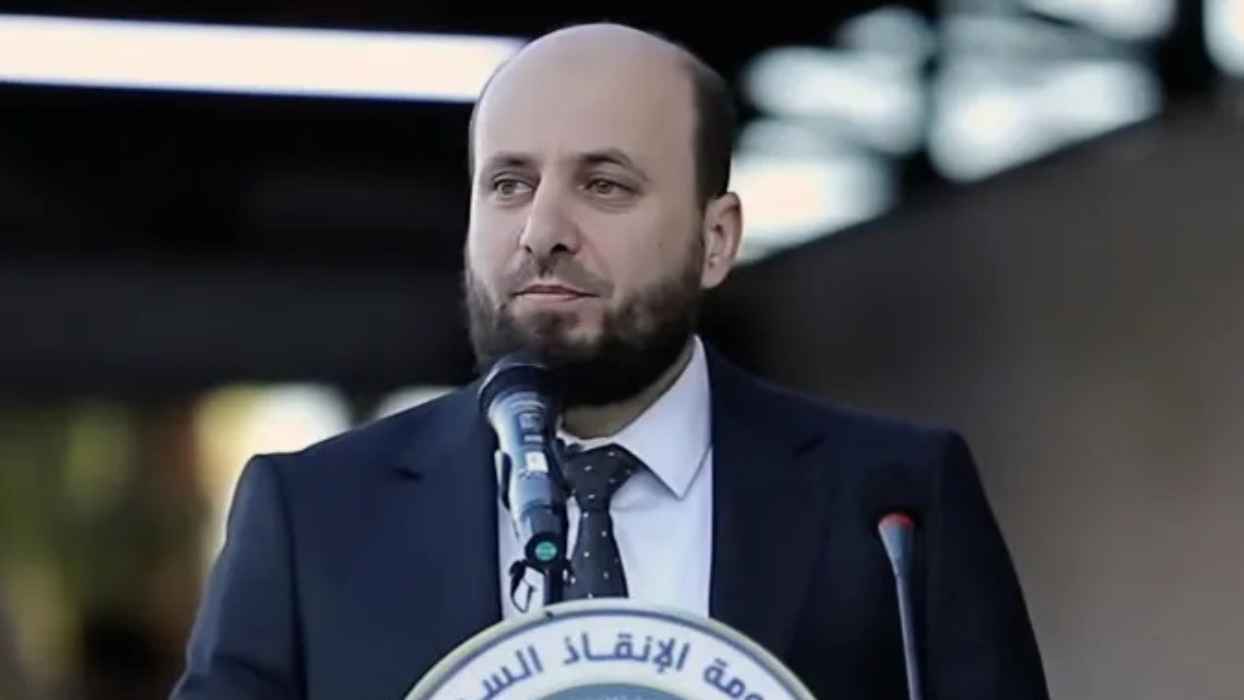 محمد البشير: لا أرقام دقيقة حول الأموال التي نهبها الأسد