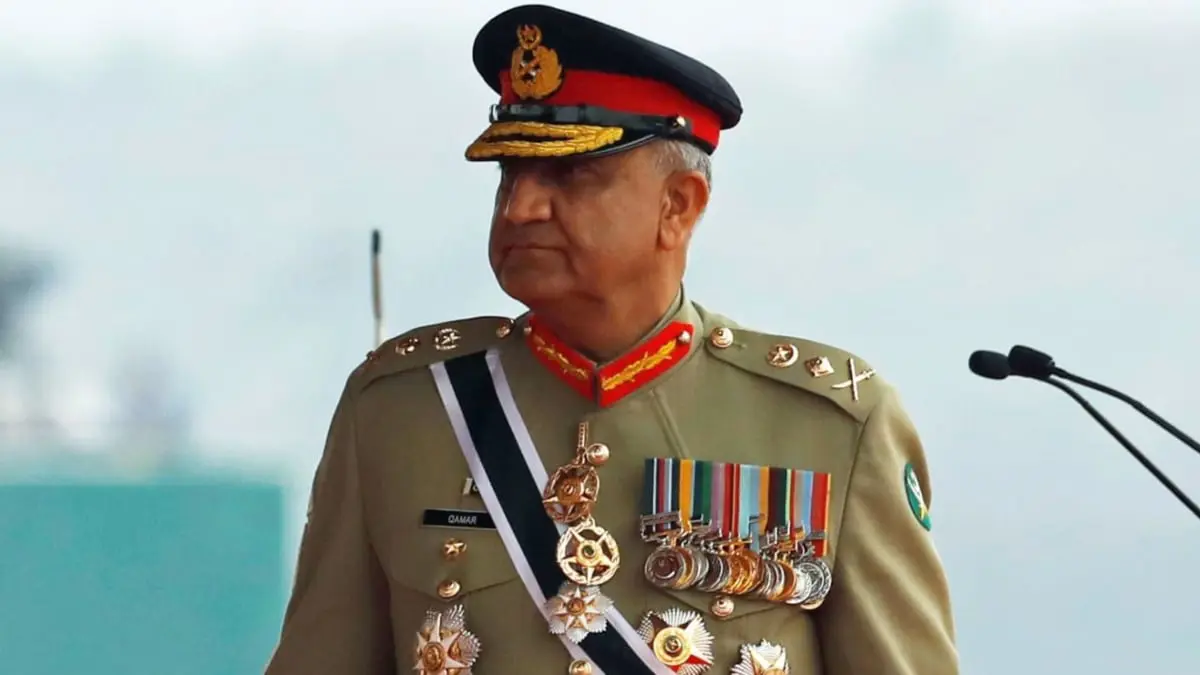 قائد الجيش الباكستاني يصل السعودية في مسعى لإصلاح العلاقة المتوترة بين البلدين