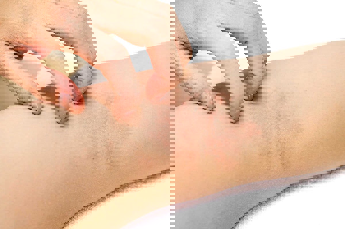 "أكزيما خلل التعرق".. مصدر قلق في فصل الصيف (فيديو)