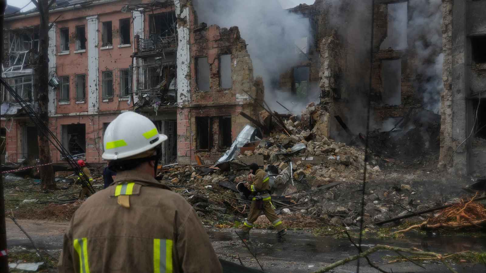 5 قتلى في هجمات روسية على ميكولاييف وزابوريجيا