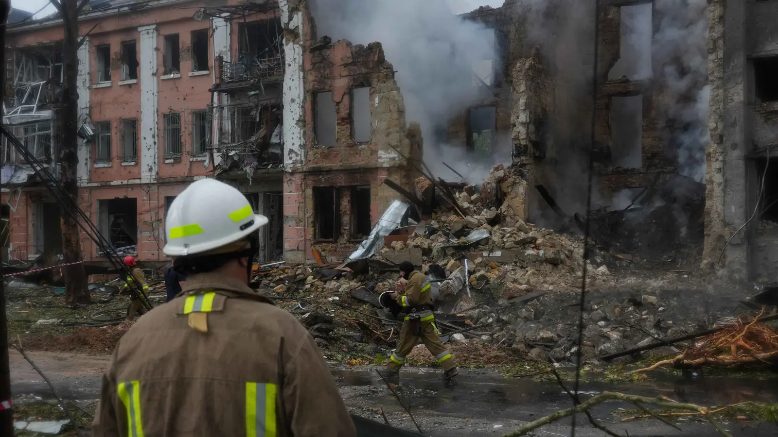 5 قتلى في هجمات روسية على ميكولاييف وزابوريجيا