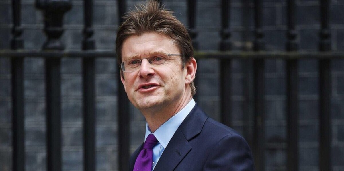 رئيس الاتحاد الإنجليزي يهدد بالاستقالة.. تعرّف على السبب