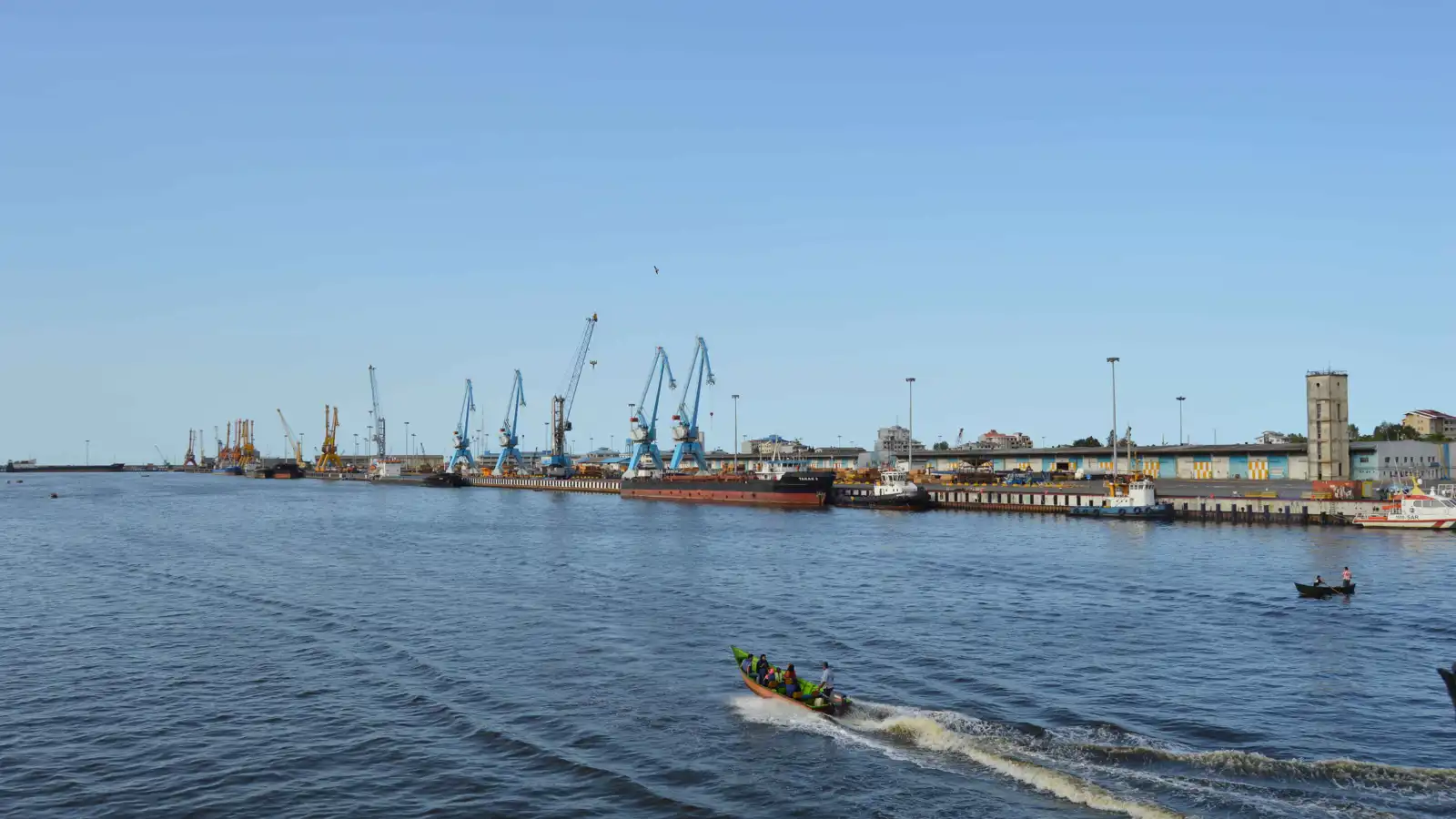 "وول ستريت جورنال": إسرائيل تُربك "المحور الروسي الإيراني" ببحر قزوين