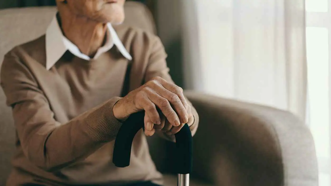 كيف يؤثر مرض باركنسون في كبار السن عاطفيا؟