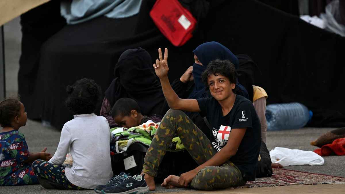 مصادر لـ"إرم نيوز" : حزب الله جهز ملاذات آمنة لعائلات عناصره