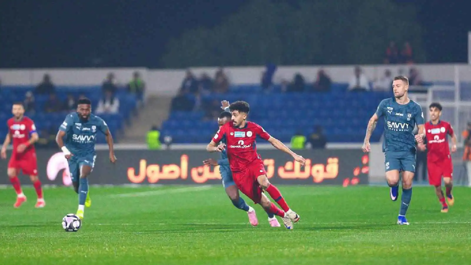 ترتيب الدوري السعودي: الهلال يعبر ضمك ويقتنص الصدارة من النصر (فيديو)