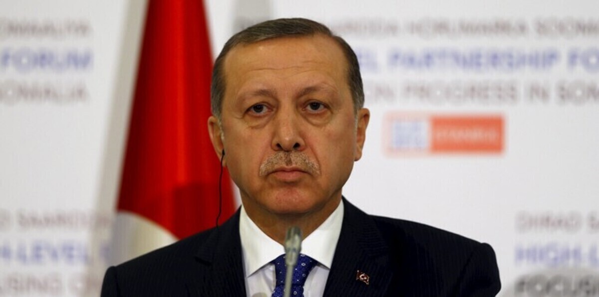 أسطورة تركيا مهدّد بالسجن بسبب إهانة أردوغان